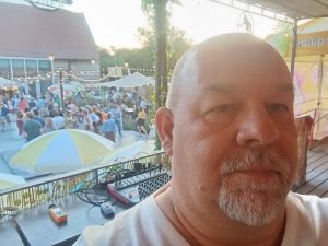 DJ généraliste Eric NC anime une guinguette près de Lille
